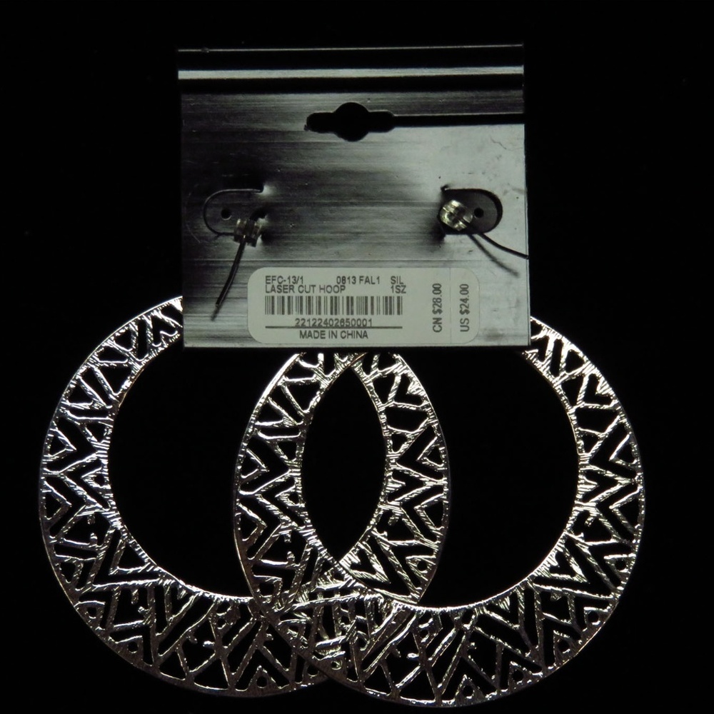 Bebe large antique silver hoop earring NWT bbe35 - Picture 4 of 6